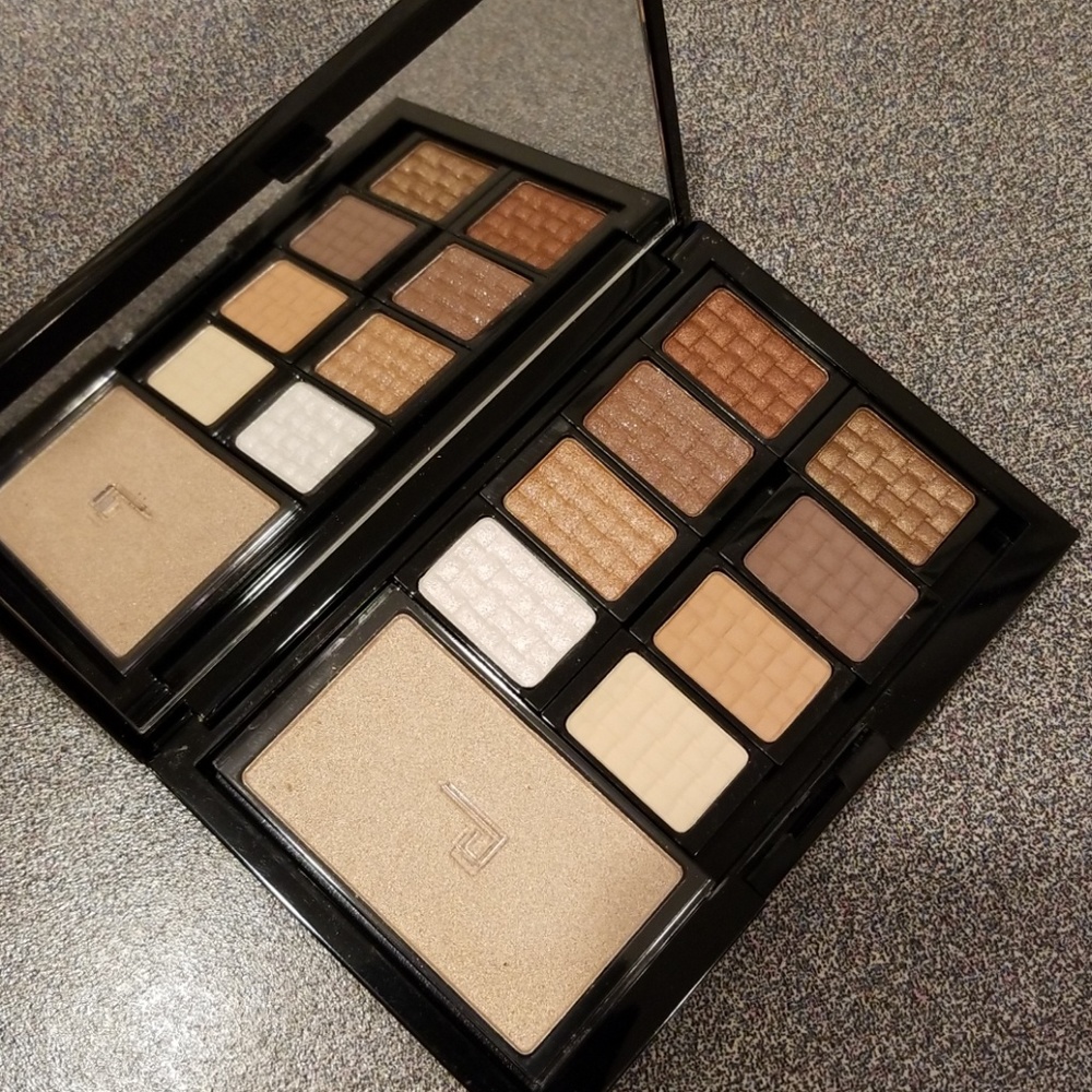 Freematic Eyeshadow Pro Palette